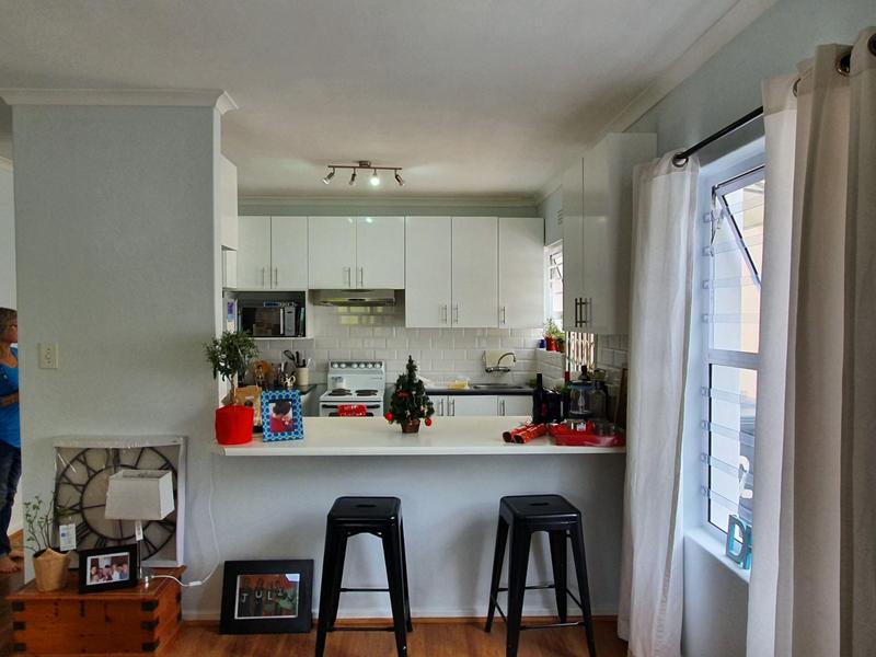 To Let 2 Bedroom Property for Rent in Lakeside Western Cape